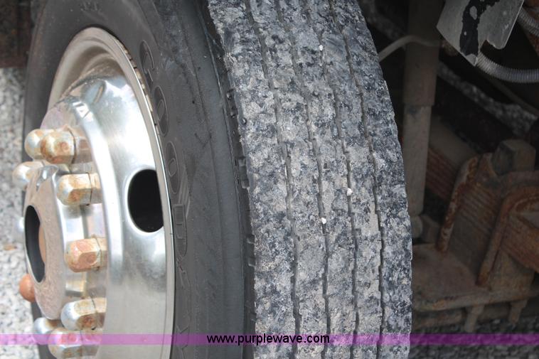 image for item G5388 1990 Grumman P30 step van