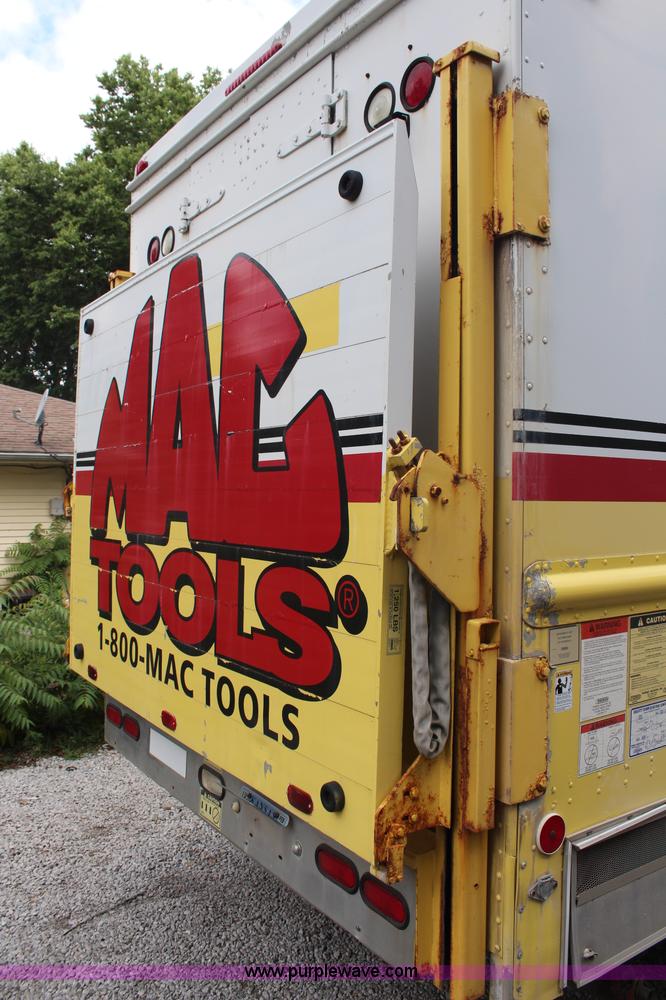 image for item G5388 1990 Grumman P30 step van