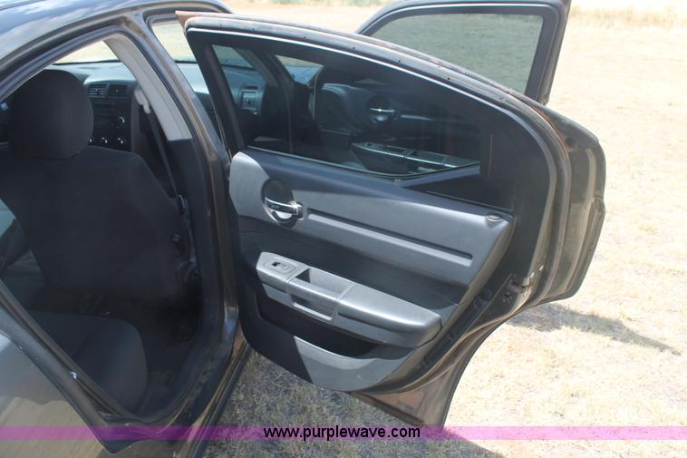 image for item G5764 2009 Dodge Charger SE