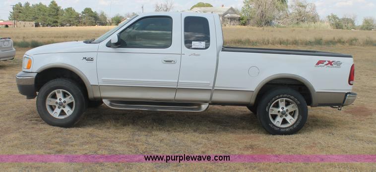 image for item G5766 2002 Ford F150 Lariat SuperCab pickup truck