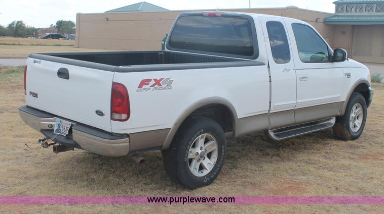 image for item G5766 2002 Ford F150 Lariat SuperCab pickup truck