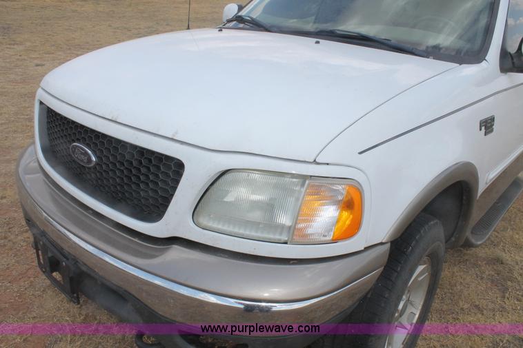 image for item G5766 2002 Ford F150 Lariat SuperCab pickup truck