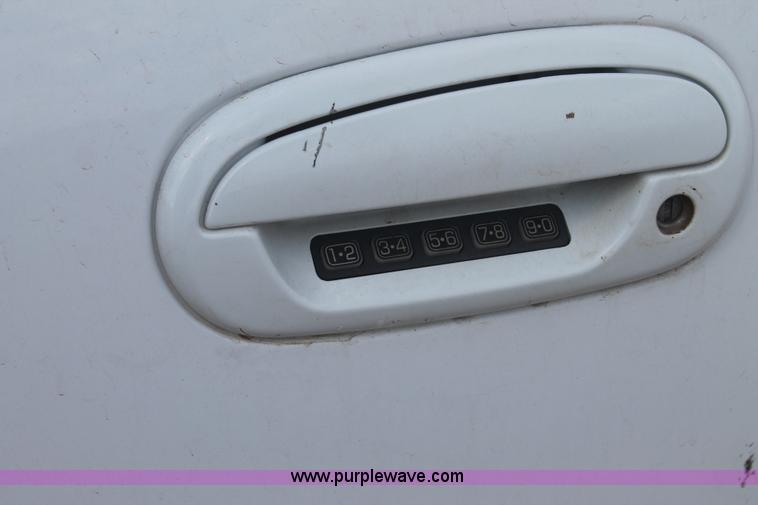 image for item G5766 2002 Ford F150 Lariat SuperCab pickup truck