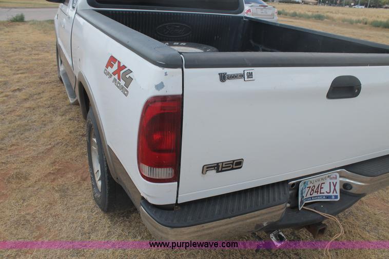 image for item G5766 2002 Ford F150 Lariat SuperCab pickup truck