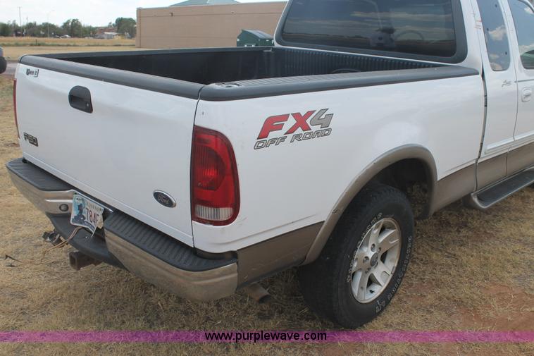 image for item G5766 2002 Ford F150 Lariat SuperCab pickup truck
