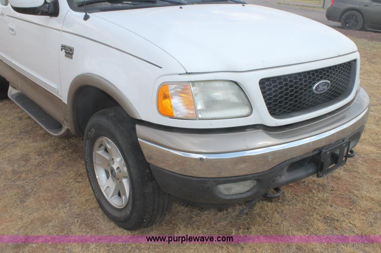 image for item G5766 2002 Ford F150 Lariat SuperCab pickup truck