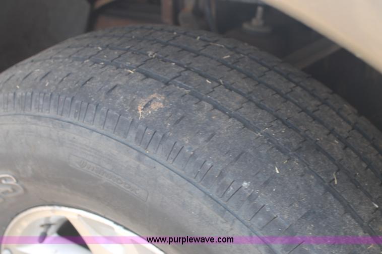 image for item G5766 2002 Ford F150 Lariat SuperCab pickup truck