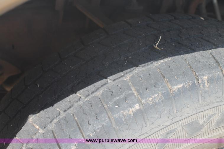 image for item G5766 2002 Ford F150 Lariat SuperCab pickup truck