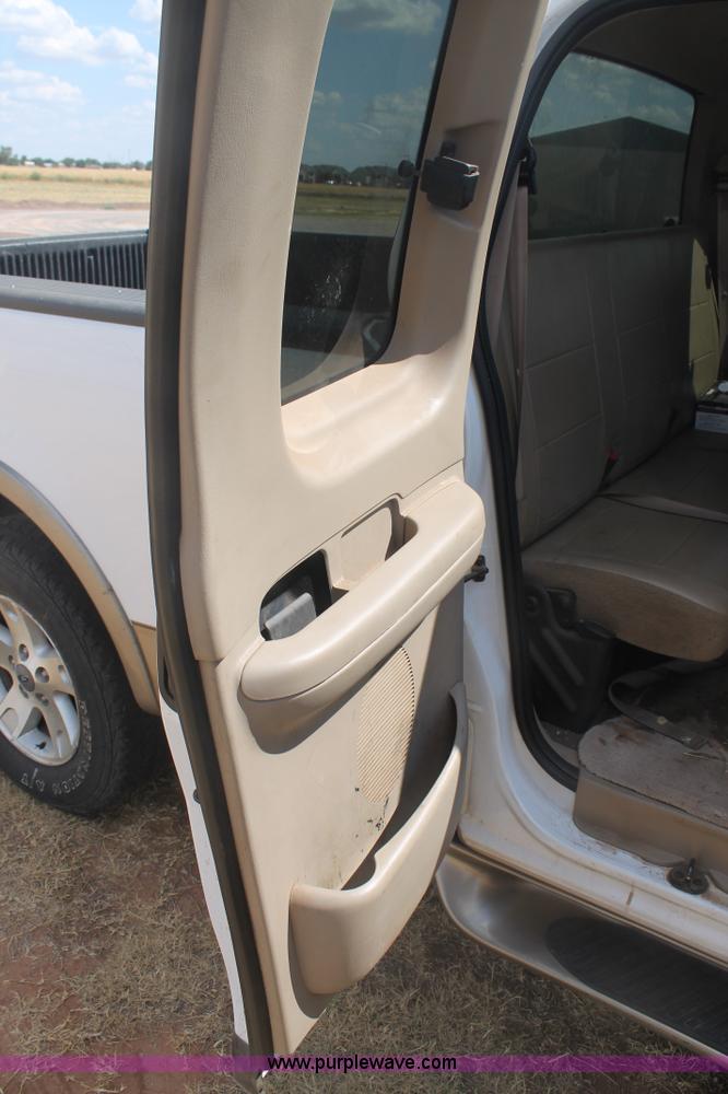 image for item G5766 2002 Ford F150 Lariat SuperCab pickup truck