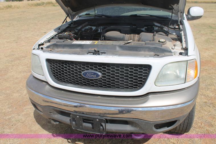 image for item G5766 2002 Ford F150 Lariat SuperCab pickup truck