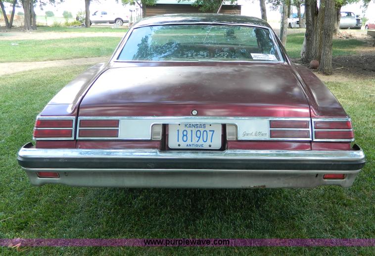 image for item G7541 1976 Pontiac Grand LeMans