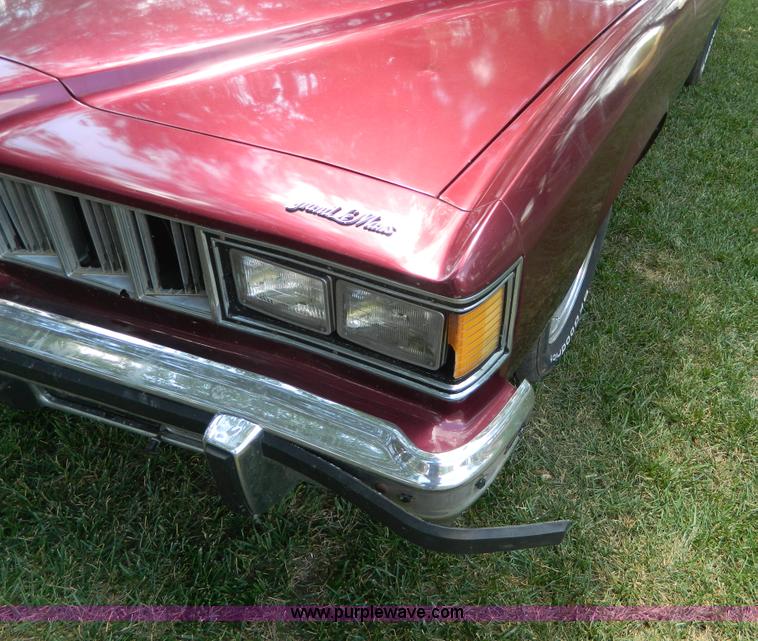 image for item G7541 1976 Pontiac Grand LeMans