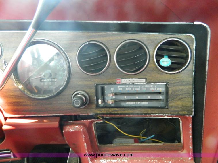 image for item G7541 1976 Pontiac Grand LeMans