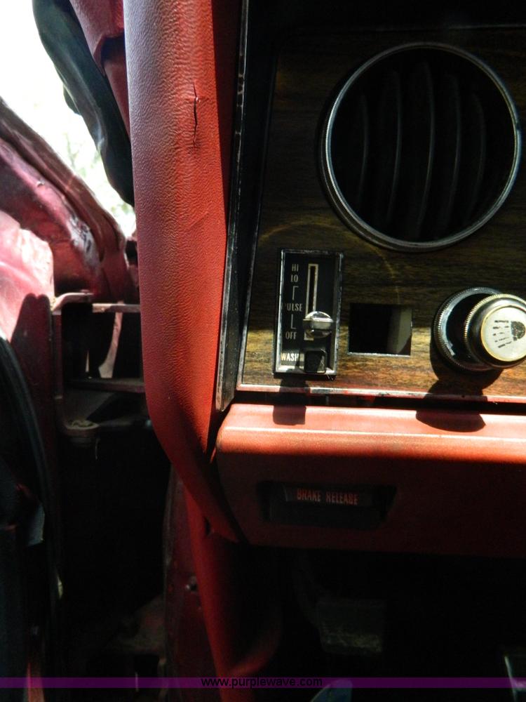 image for item G7541 1976 Pontiac Grand LeMans