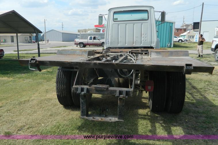 image for item G7769 1978 Ford F800 truck