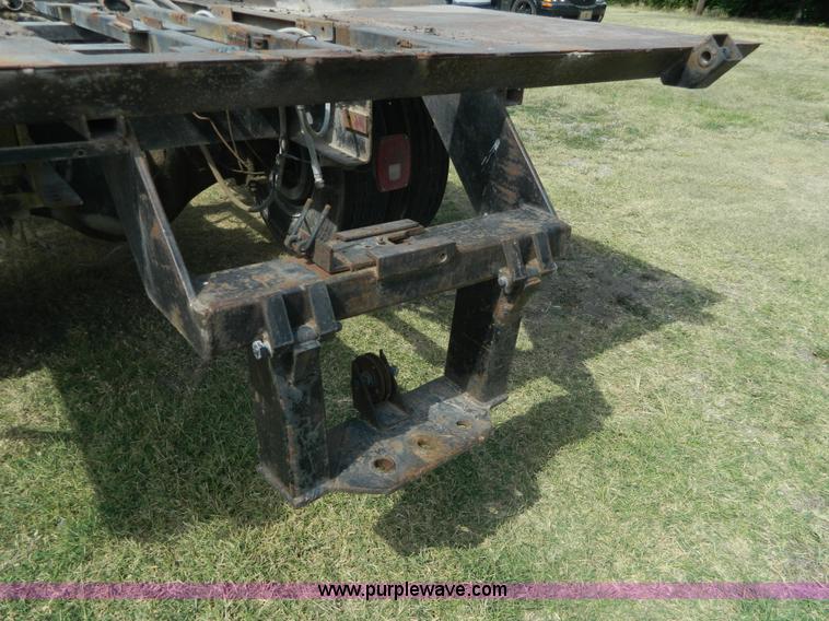 image for item G7769 1978 Ford F800 truck