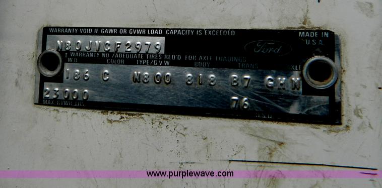 image for item G7769 1978 Ford F800 truck