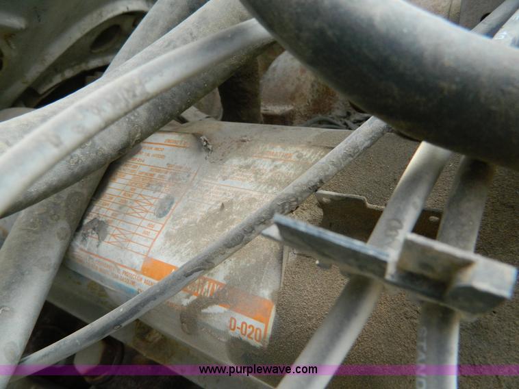 image for item G7769 1978 Ford F800 truck