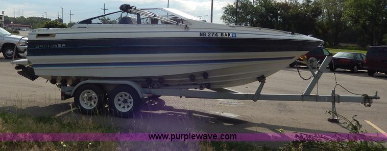 image for item H3018 1987 Bayliner 23'L boat