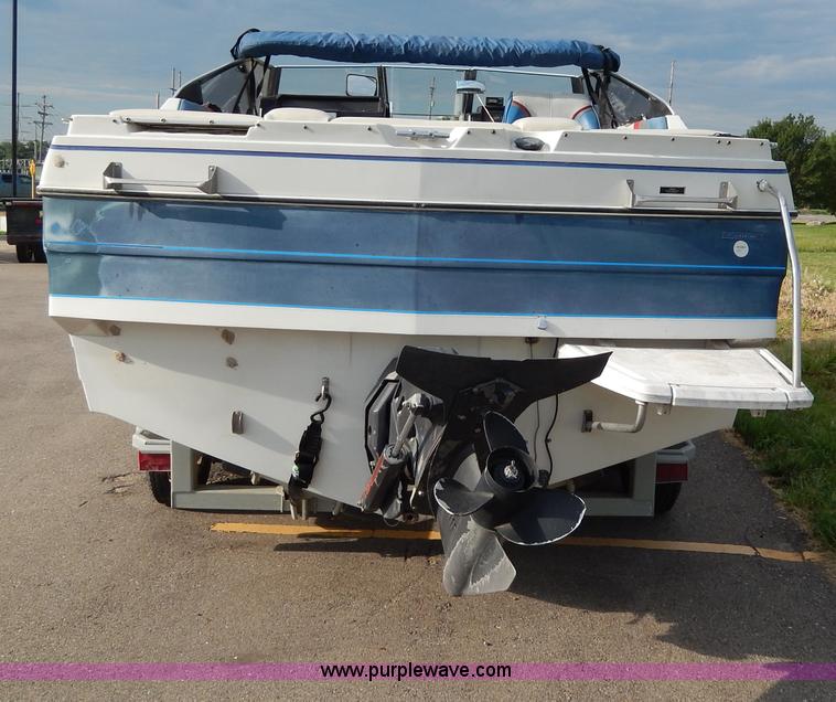 image for item H3018 1987 Bayliner 23'L boat