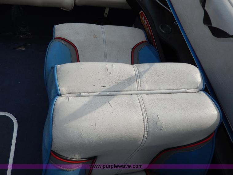 image for item H3018 1987 Bayliner 23'L boat