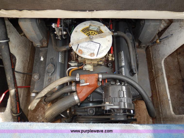 image for item H3018 1987 Bayliner 23'L boat