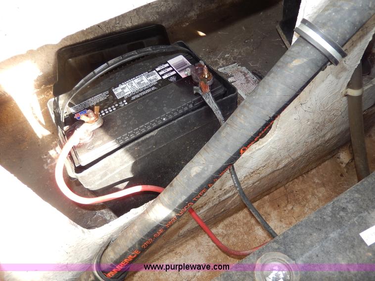 image for item H3018 1987 Bayliner 23'L boat