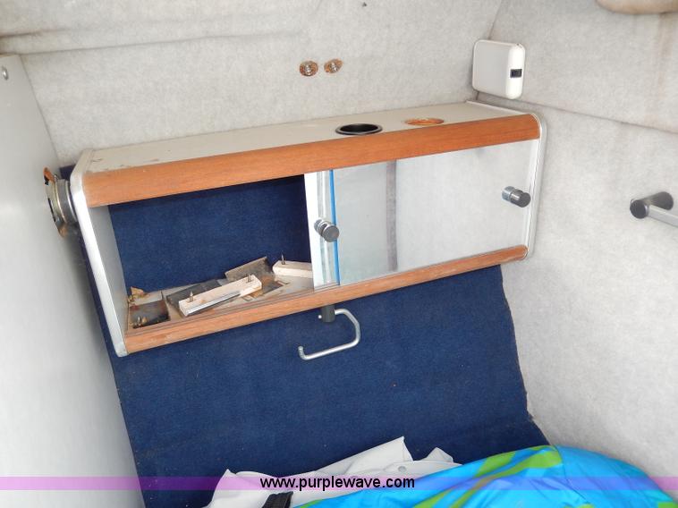 image for item H3018 1987 Bayliner 23'L boat