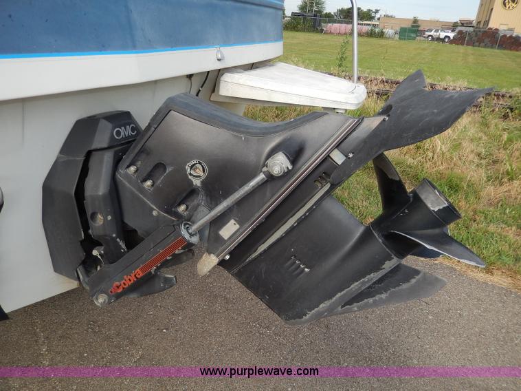 image for item H3018 1987 Bayliner 23'L boat