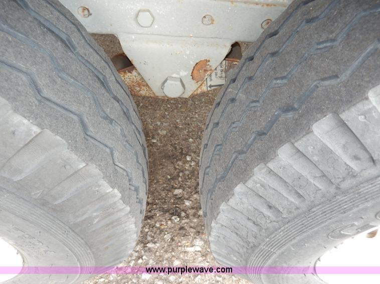 image for item H3018 1987 Bayliner 23'L boat