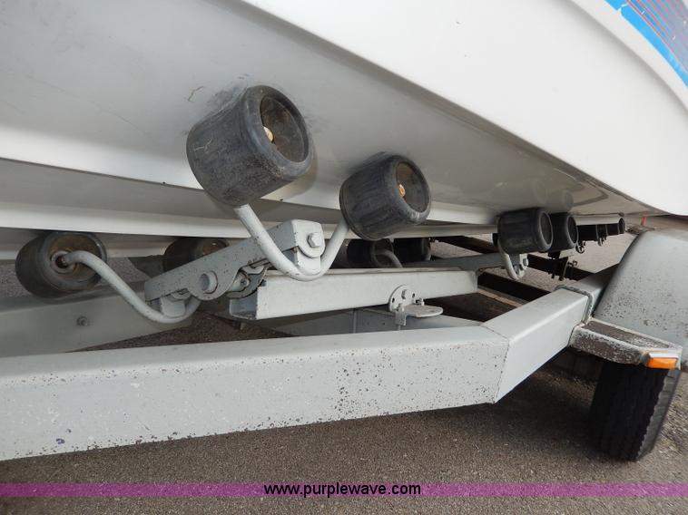 image for item H3018 1987 Bayliner 23'L boat