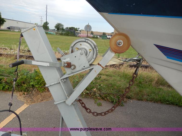 image for item H3018 1987 Bayliner 23'L boat