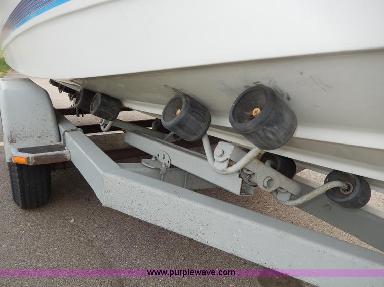 image for item H3018 1987 Bayliner 23'L boat