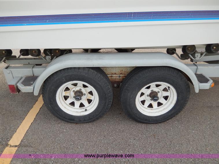 image for item H3018 1987 Bayliner 23'L boat