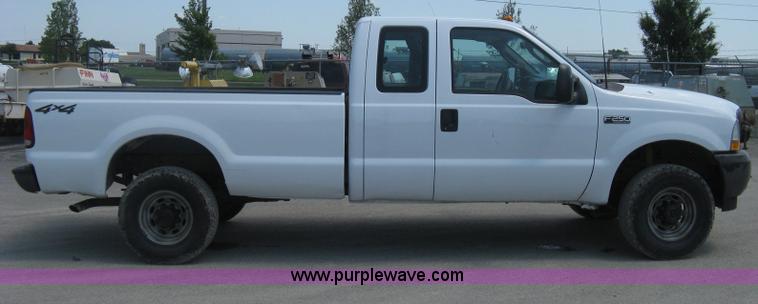 image for item H6484 2003 Ford F250 Super Duty XL SuperCab pickup truck