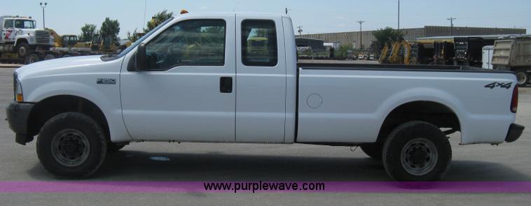 image for item H6484 2003 Ford F250 Super Duty XL SuperCab pickup truck