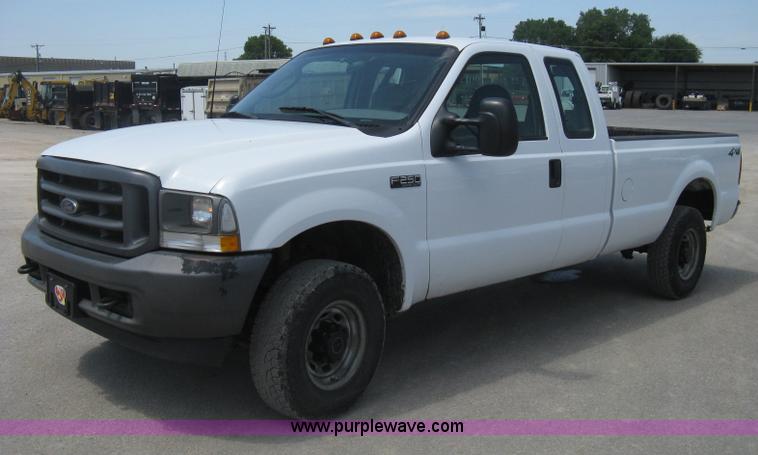 image for item H6484 2003 Ford F250 Super Duty XL SuperCab pickup truck