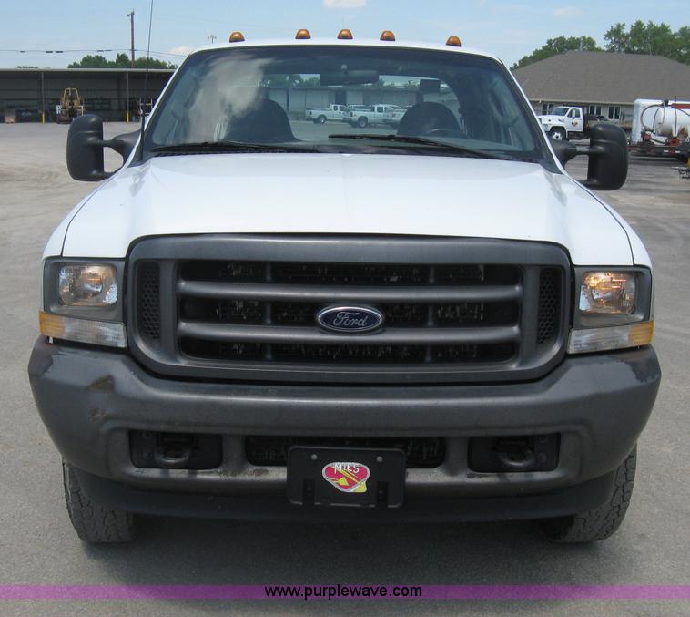 image for item H6484 2003 Ford F250 Super Duty XL SuperCab pickup truck