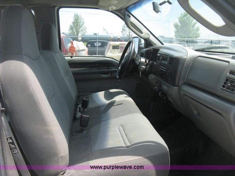 image for item H6484 2003 Ford F250 Super Duty XL SuperCab pickup truck