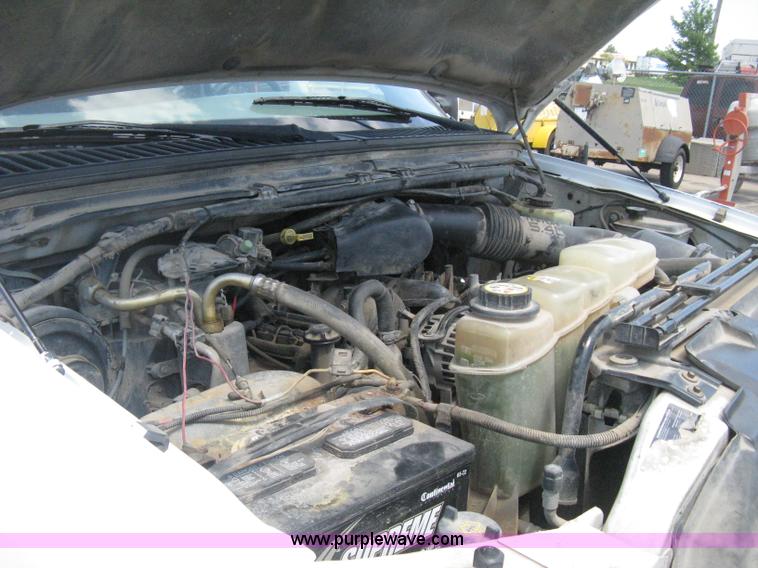 image for item H6484 2003 Ford F250 Super Duty XL SuperCab pickup truck