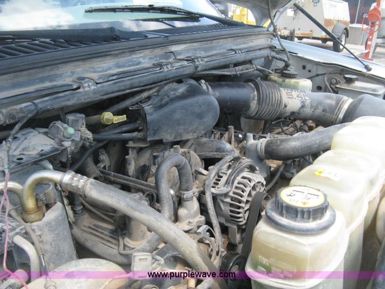 image for item H6484 2003 Ford F250 Super Duty XL SuperCab pickup truck