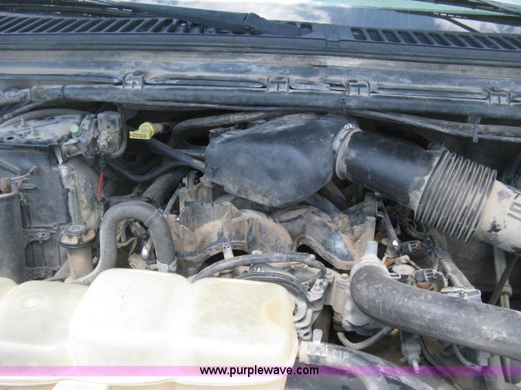 image for item H6484 2003 Ford F250 Super Duty XL SuperCab pickup truck