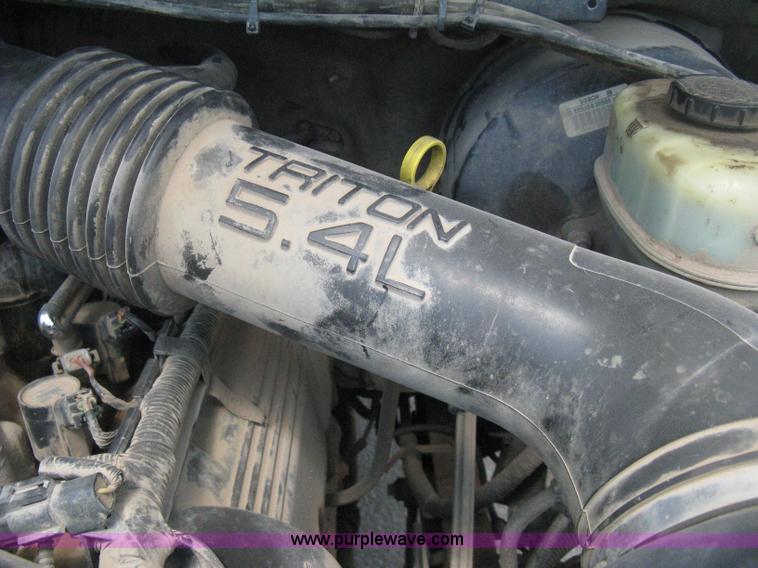 image for item H6484 2003 Ford F250 Super Duty XL SuperCab pickup truck