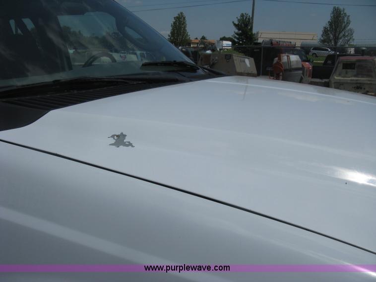 image for item H6484 2003 Ford F250 Super Duty XL SuperCab pickup truck