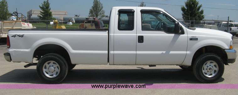 image for item H6485 2004 Ford F250 Super Duty XL SuperCab pickup truck