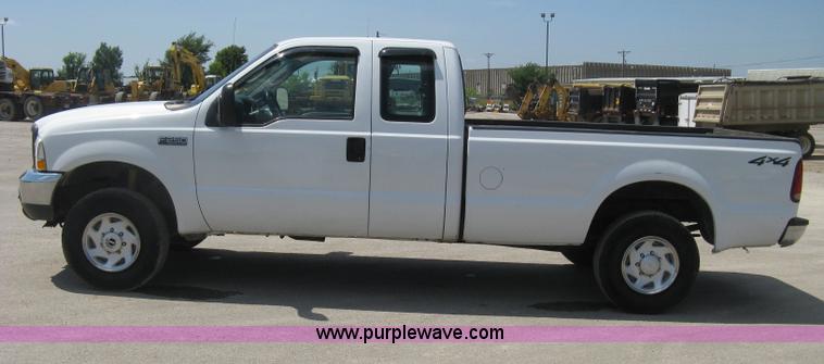 image for item H6485 2004 Ford F250 Super Duty XL SuperCab pickup truck