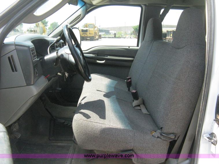 image for item H6485 2004 Ford F250 Super Duty XL SuperCab pickup truck