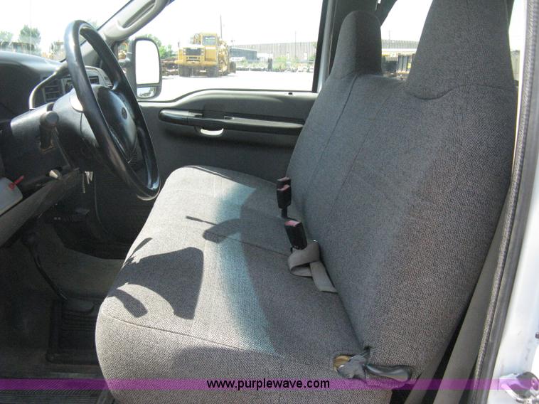 image for item H6485 2004 Ford F250 Super Duty XL SuperCab pickup truck