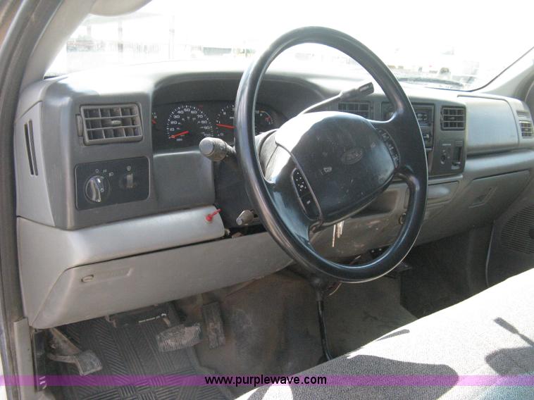 image for item H6485 2004 Ford F250 Super Duty XL SuperCab pickup truck