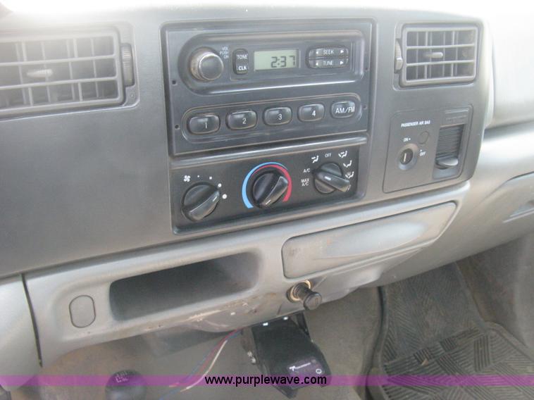 image for item H6485 2004 Ford F250 Super Duty XL SuperCab pickup truck